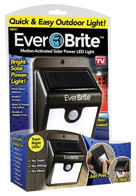 Вуличний LED світильник на сонячних батареях із датчиком руху EverBrite