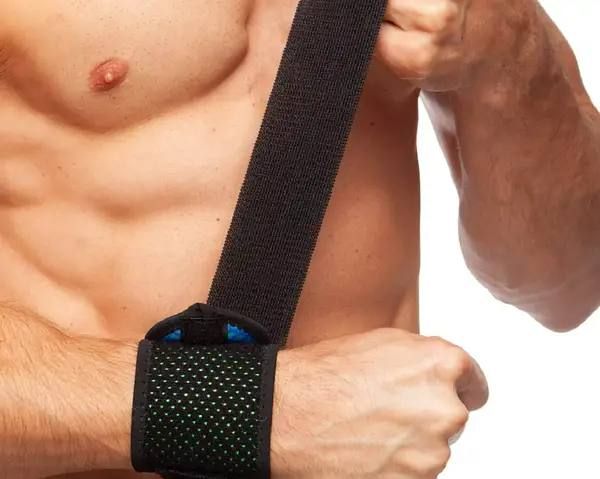 Бандаж на зап'ястя SF SUPPORT WRIST WRAP, напульсник на руку, Спортивний Фіксатор променезап'ясткового суглоба на липучці, компресійний бандаж, Еластична пов'язка, що фіксує руку, захищає та рятує м'язи від надривів та розтягувань